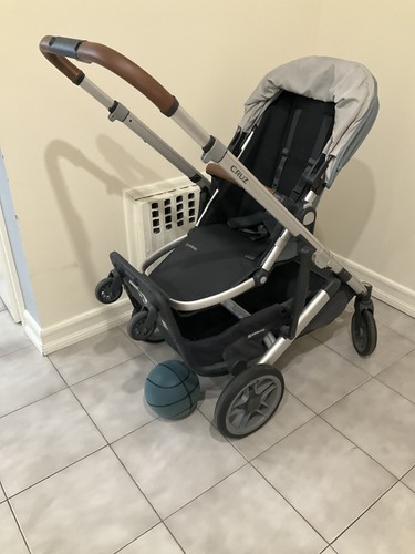 Uppababy cruz stroller - v2, w/